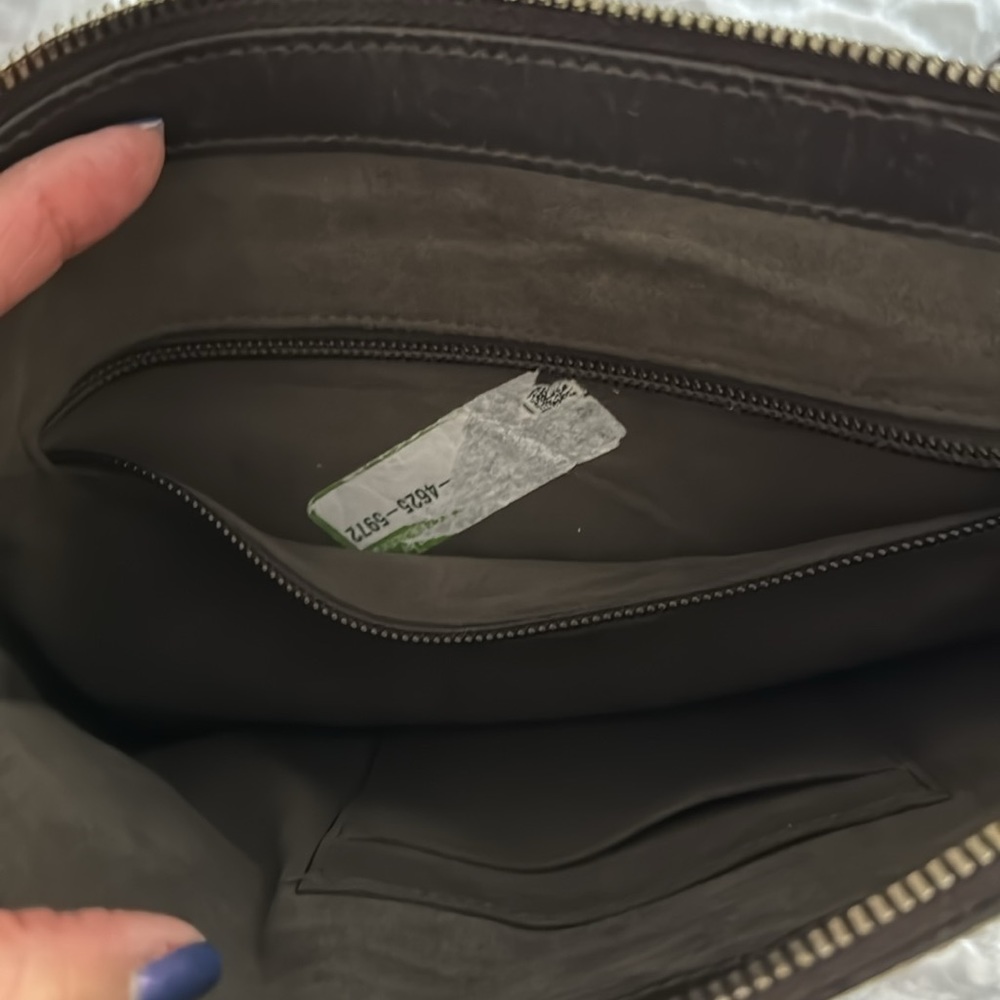 Authentic Gucci crossbody bag. Great for project pieces. - Picture 5 of 9